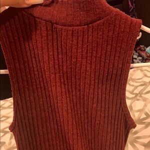 Long (bit pasted the knees) Maroon dress